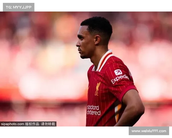 阿诺德亮相皇马体育城!签约 6 年 + 12 号战袍,伯纳乌再迎英格兰传奇 阿诺德亮相皇马体育城!签约 6 年 + 12 号战袍,伯纳乌再迎英格兰传奇