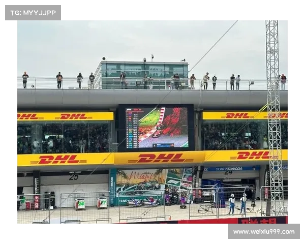 F1 赛车惊现东京街头暴力漂移,神秘超跑意外同框引爆热议 F1 赛车惊现东京街头暴力漂移,神秘超跑意外同框引爆热议